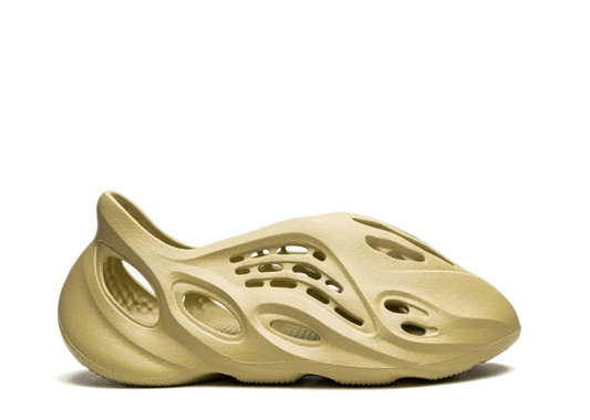 Yeezy Foam RNNR SULFUR